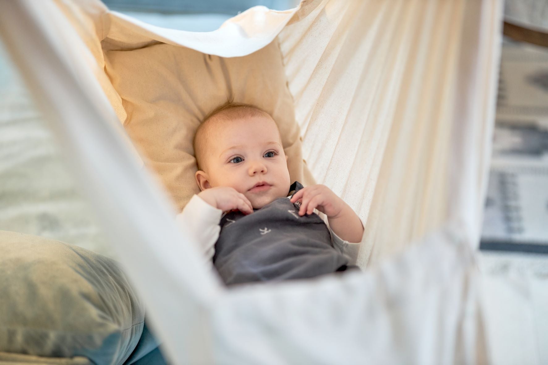 Moonboon Federwiegenset mit Ständer & Motor (beige) - MIETE ab 1,99€/Tag