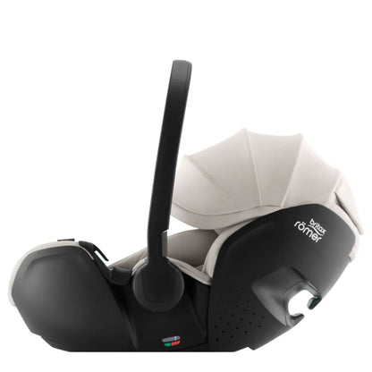 Babyschale BABY-SAFE PRO mit Liegeposition mieten
