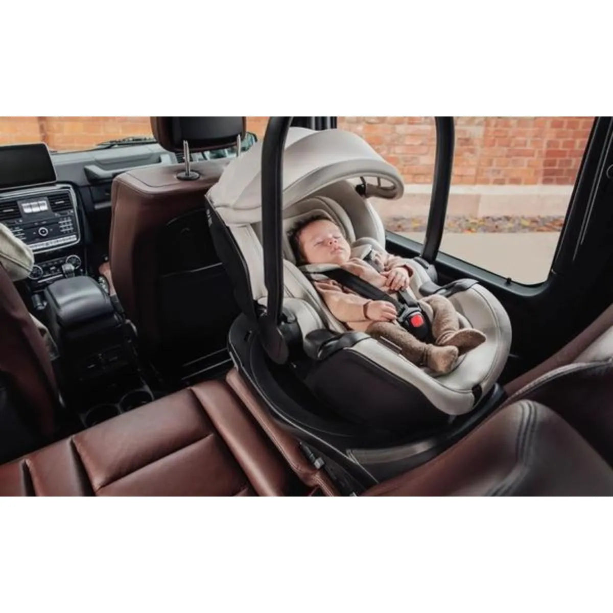 Babyschale BABY-SAFE PRO mit Liegeposition mieten
