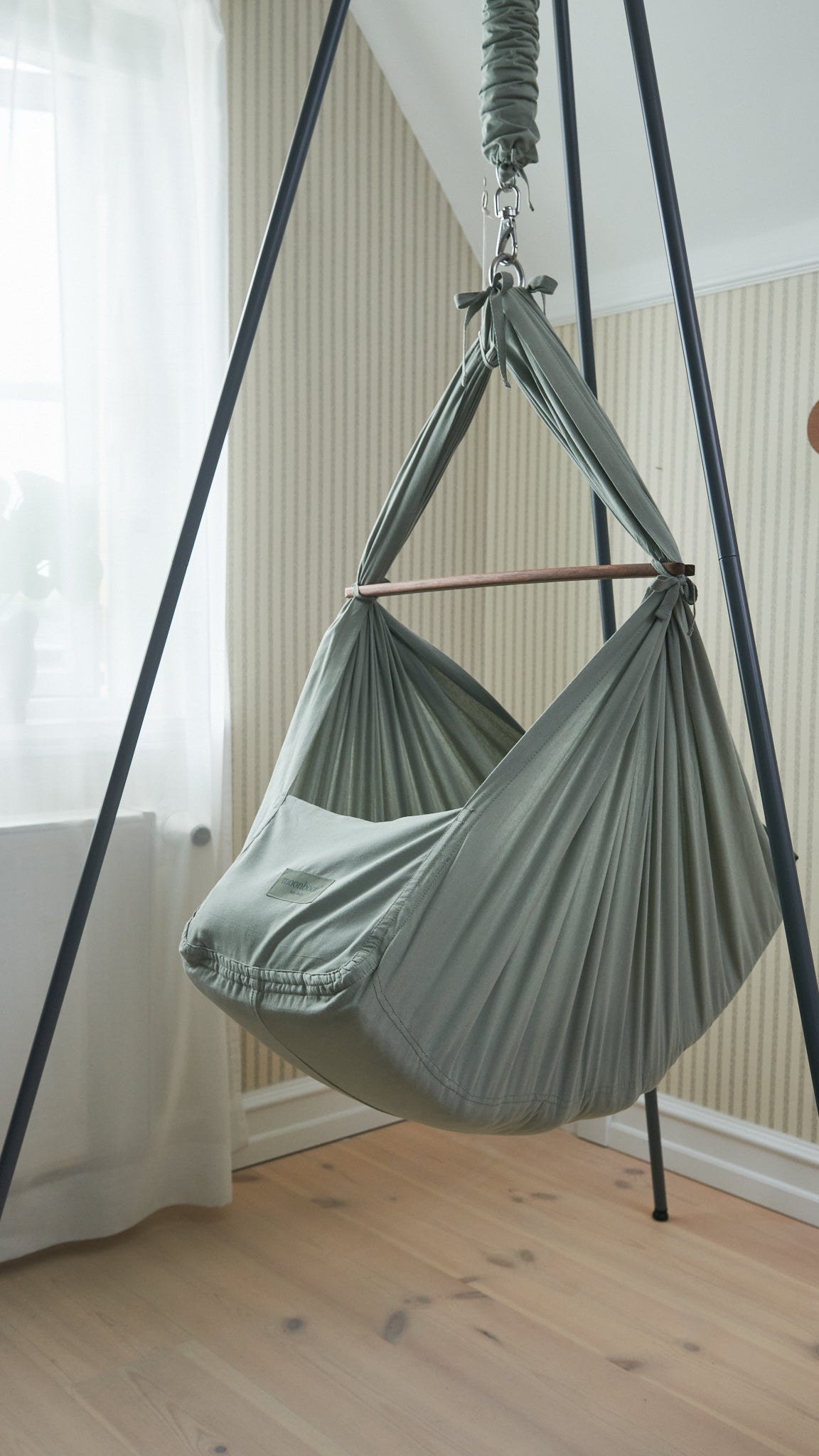 Moonboon Federwiegenset mit Ständer & Motor (grün) - MIETE ab 1,99€/Tag